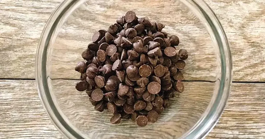 Como derreter gotas de chocolate?