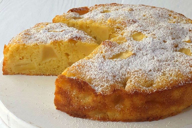 Bolo de maçã de Liquidificador