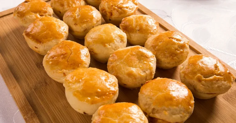 Empada de queijo com frango da Palmirinha