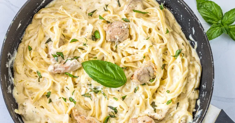 Macarrão de Panela de Pressão com Frango