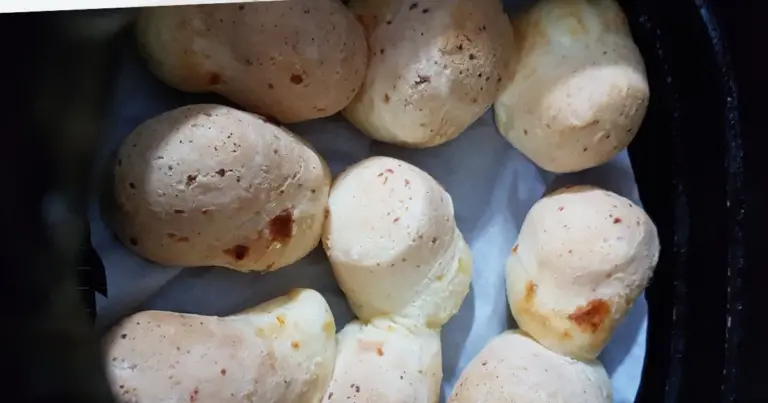 Pão de queijo com 4 ingredientes na airfryer