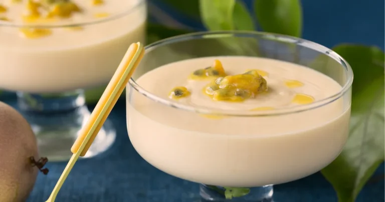 Mousse de maracujá com suco em pó