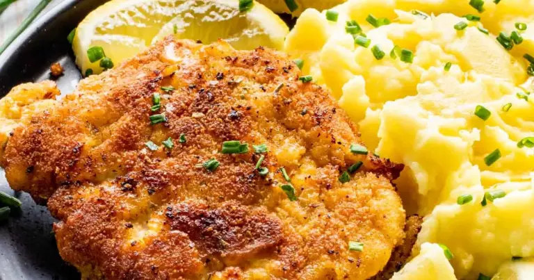 Lombo empanado com salada de batata