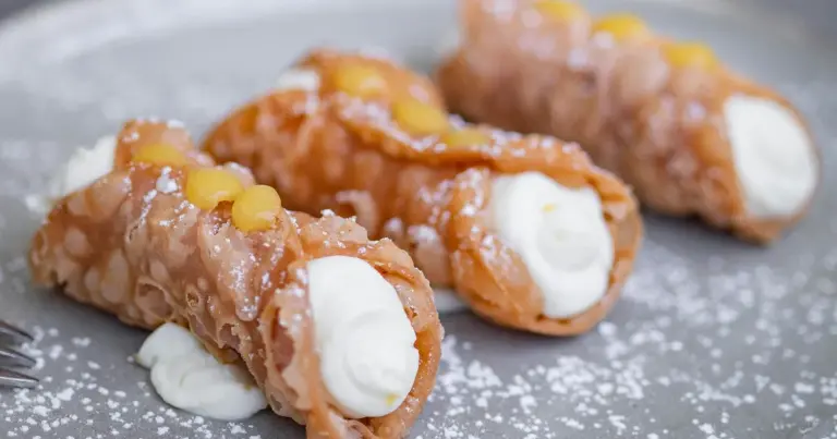 Cannoli de cappuccino