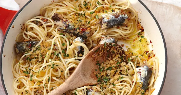 Fettuccine com sardinha