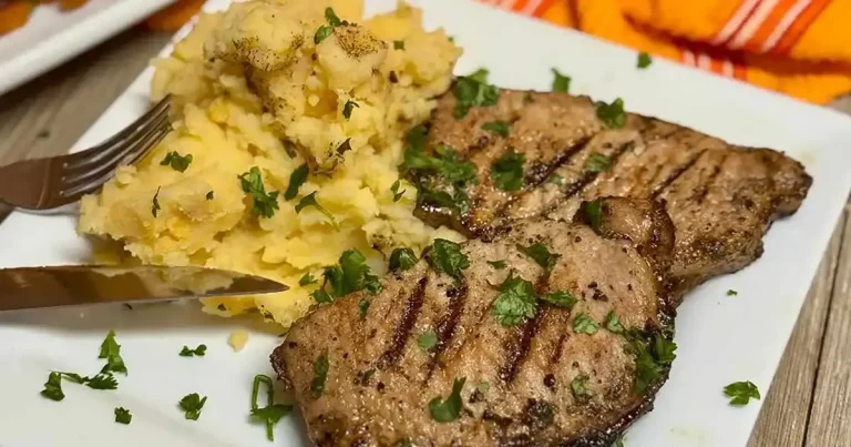 Foto da receita de Costeletas de Porco Glaceadas com Mel Picante