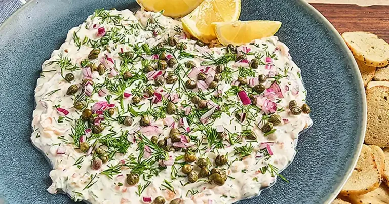 Foto da receita de Dip de Camadas com Salmão Defumado