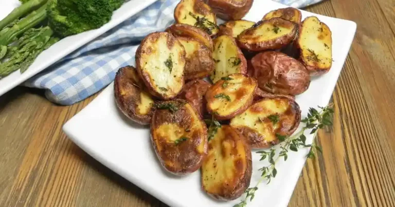 Foto da receita de Batatas Redondas Baby com Limão e Tomilho
