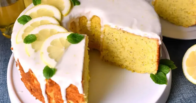 Foto da receita de Bolo Chiffon de Limão Siciliano com Sementes de Papoula
