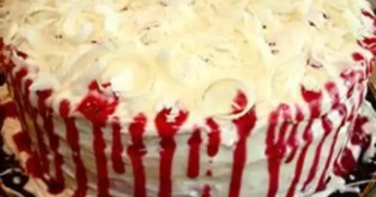 Foto da receita de Bolo de Camadas de Chocolate Branco com Recheio de Framboesa