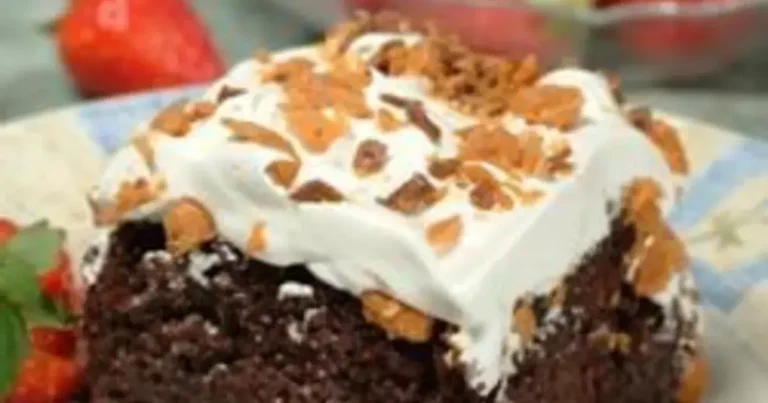 Foto da receita de Bolo de Chocolate com Caramelo e Butterfinger