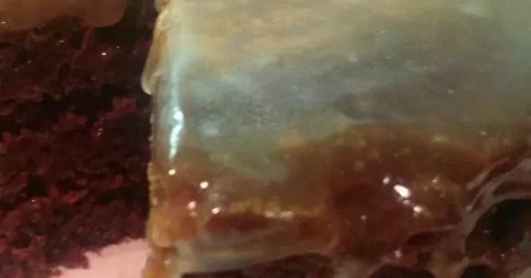 Foto da receita de Bolo de Gengibre com Molho de Limão
