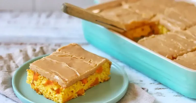 Foto da receita de Bolo de Pêssego com Cobertura de Açúcar Mascavo