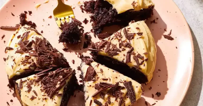 Foto da receita de Bolo Mini de Chocolate Amargo na Air Fryer com Cobertura de Manteiga Marrom