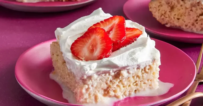 Foto da receita de Bolo Três Leches de Morango