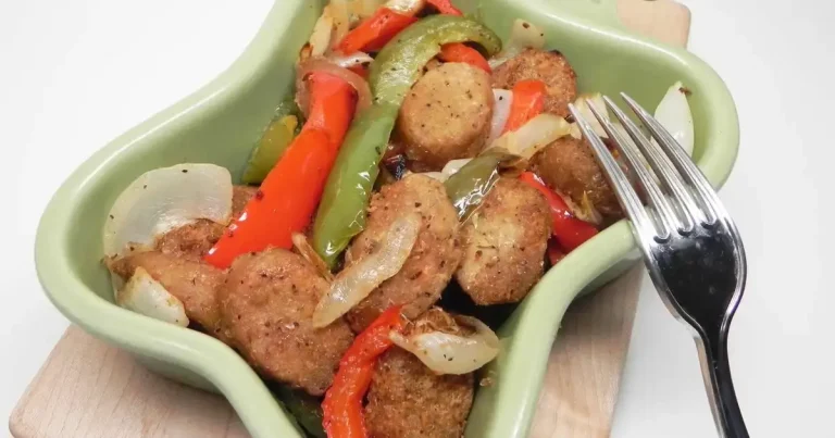 Foto da receita de Bratwursts Vegetarianas na Air Fryer com Cebolas e Pimentões