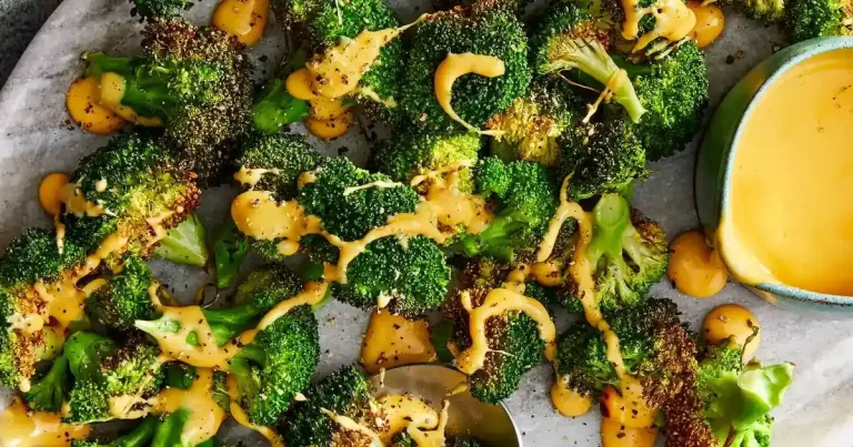 Foto da receita de Brócolis Assados na Air Fryer com Molho de Queijo