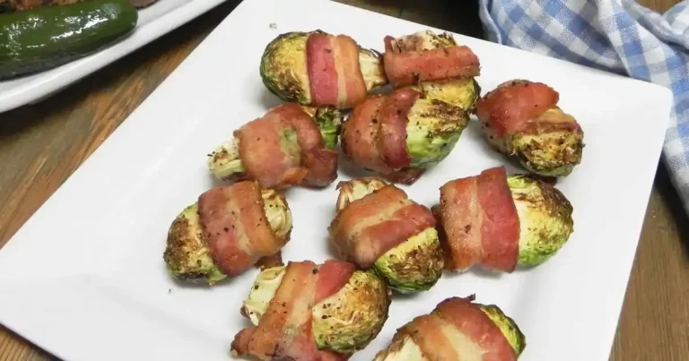 Foto da receita de Brócolis de Bruxelas Enrolados em Bacon