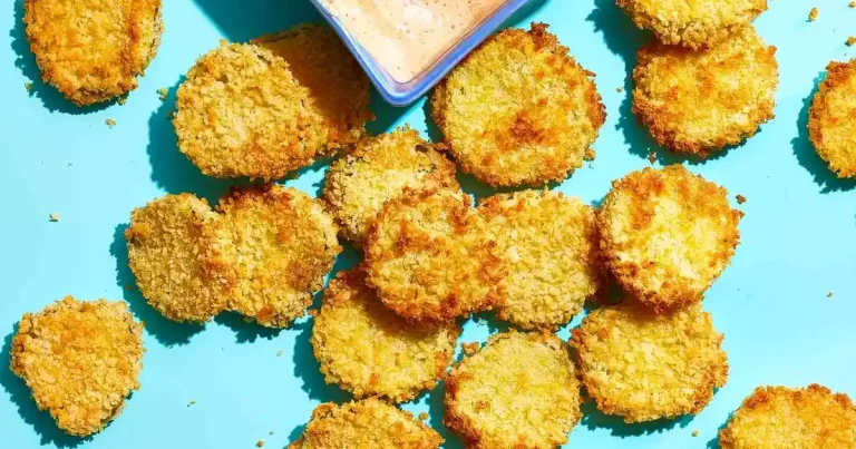 Foto da receita de Chips Crocantes de Picles com Molho Creole