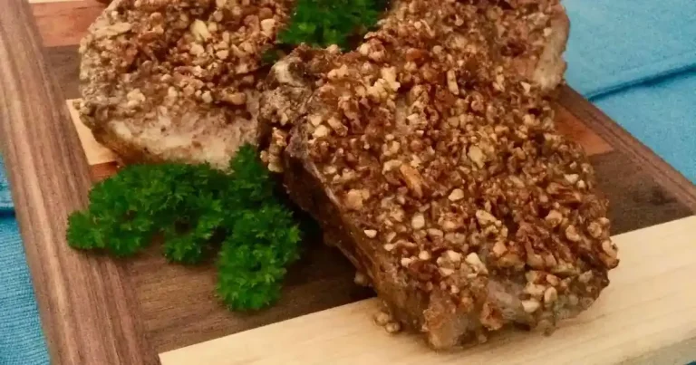 Foto da receita de Costeletas de Porco com Crosta de Nozes Pecan