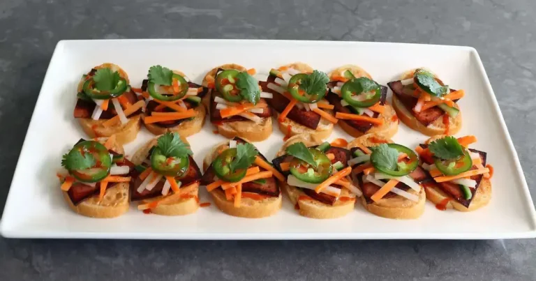 Foto da receita de Petiscos de Bánh Mì com Mortadela Frita