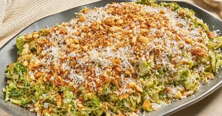 Foto da receita de Salada Caesar de Couve de Bruxelas