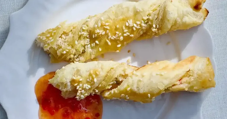 Foto da receita de Torresmo de Queijo com Molho Agridoce de Pimenta