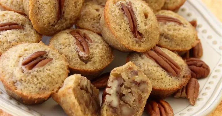 Foto da receita de Mini Muffins de Torta de Noz Pecan