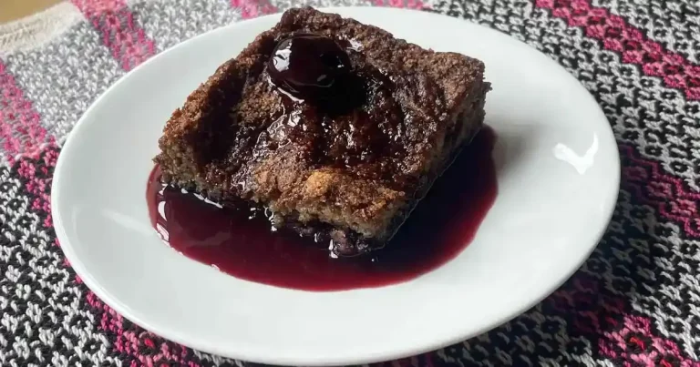 Foto da receita de Torta de Cereja com Calda de Prosecco