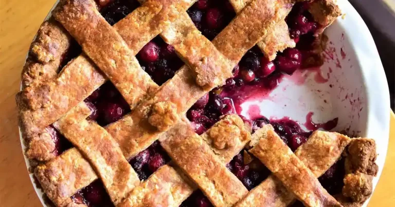 Foto da receita de Torta de Cereja e Frutas Vermelhas com Crosta Integral