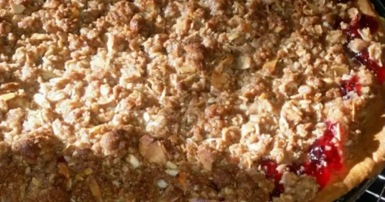 Foto da receita de Torta de Cereja Festiva