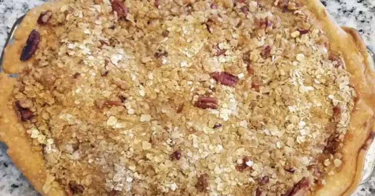 Foto da receita de Torta de Maçã Caramelizada com Farofa