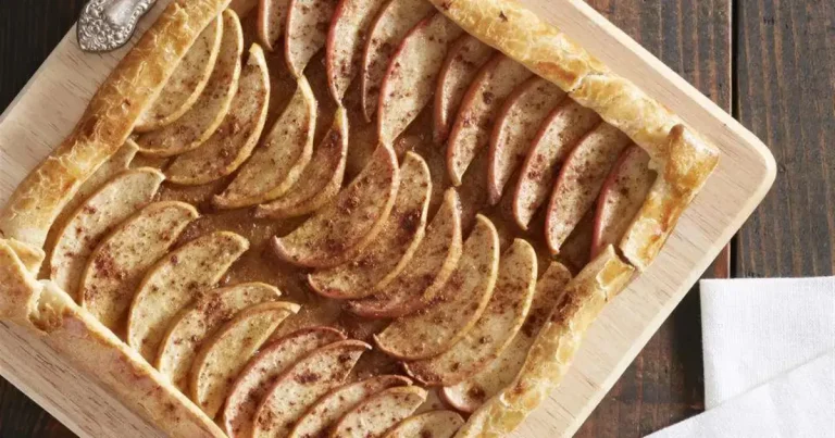 Foto da receita de Torta de Maçã com Manteiga Dourada
