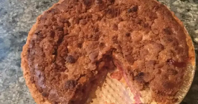 Foto da receita de Torta de Morango com Açúcar Mascavo e Creme Azedo