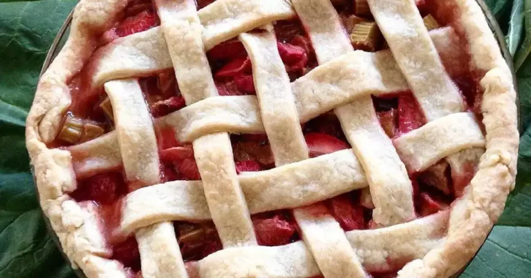 Foto da receita de Torta de Morango com Ruibarbo