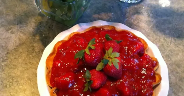 Foto da receita de Torta de Morango em Forma Profunda