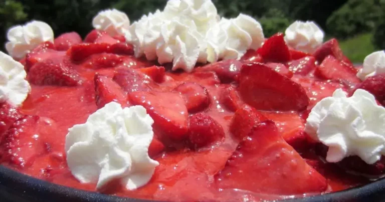 Foto da receita de Torta de Morango Doce
