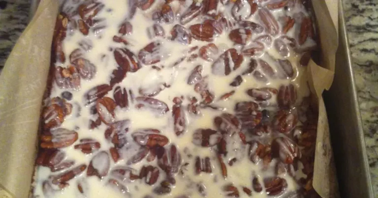 Foto da receita de Torta de Nozes com Canela e Caramelo