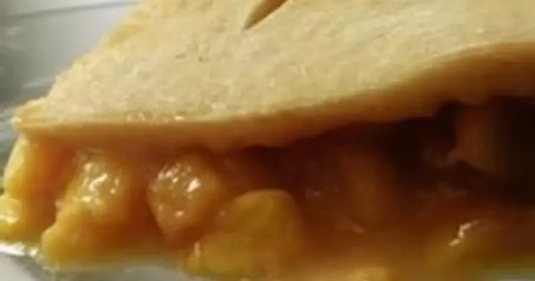 Foto da receita de Torta de Pêssego Fresco