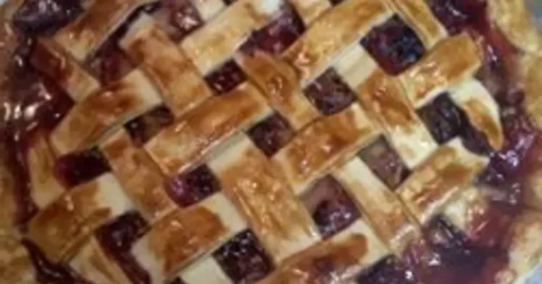 Foto da receita de Torta de Ruibarbo com Mirtilos