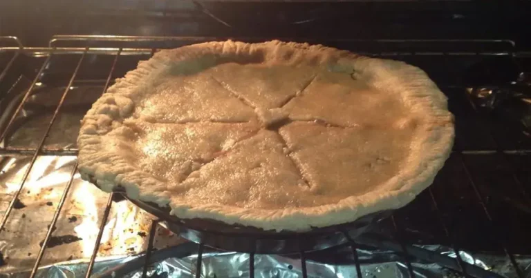 Foto da receita de Torta de Três Frutas Vermelhas