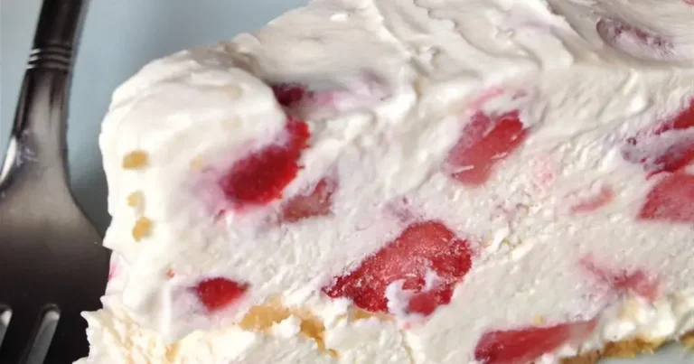 Foto da receita de Torta Gelada de Morango