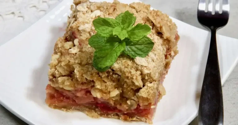 Foto da receita de Crocante de Morango com Ruibarbo e Massa de Torta