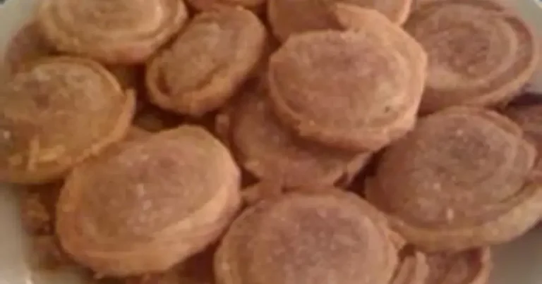 Foto da receita de Biscoitos de Massa de Torta com Açúcar e Canela