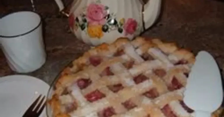 Foto da receita de Torta de Abacaxi com Ruibarbo
