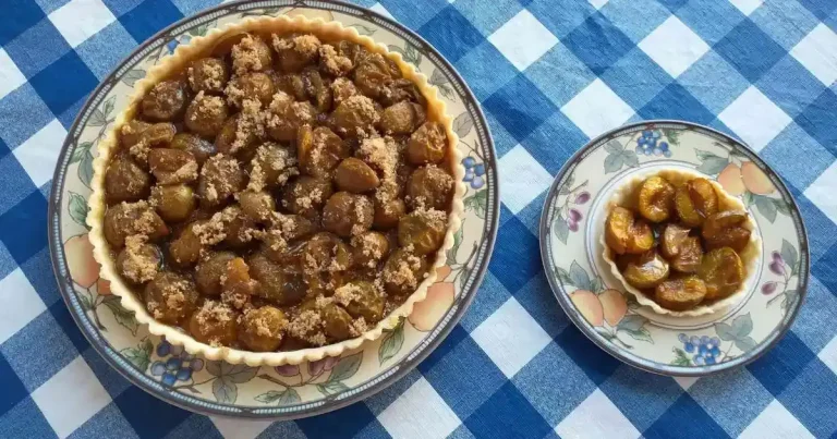 Foto da receita de Torta de Ameixa com Açúcar Mascavo