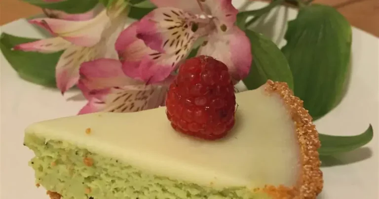 Foto da receita de Torta de Cheesecake de Chocolate Branco e Matchá