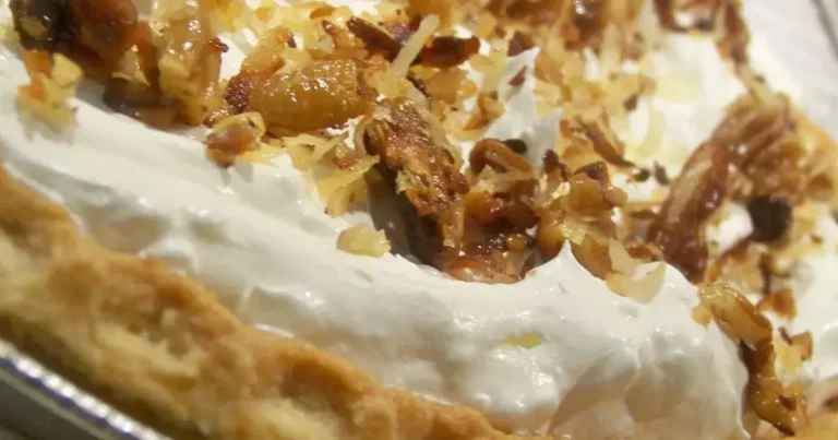 Foto da receita de Torta de Coco Torrado com Nozes Pecan e Caramelo