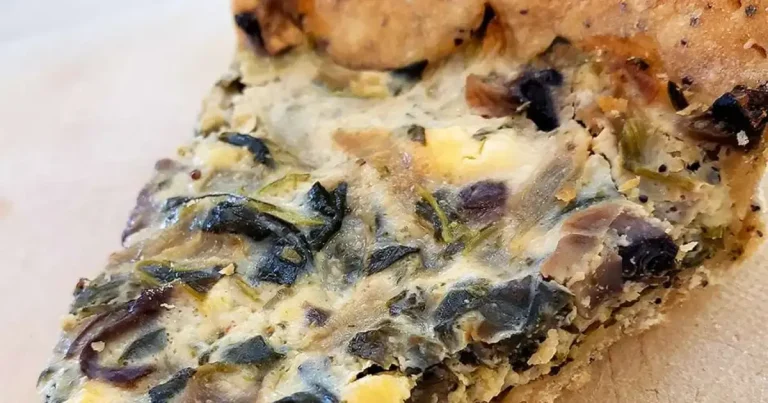 Foto da receita de Torta de Cogumelos e Espinafre com Crosta Crocante