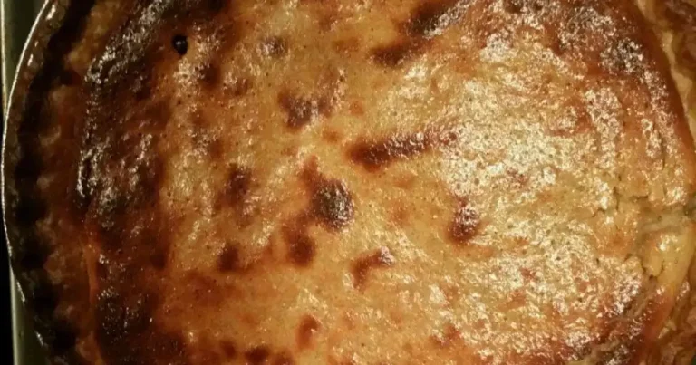 Foto da receita de Torta de Creme Azedo com Uvas Passas